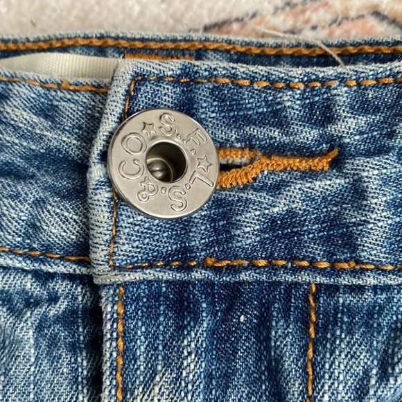 Levi’s Low Waisted Denim Skirt - Picture 2 of 6